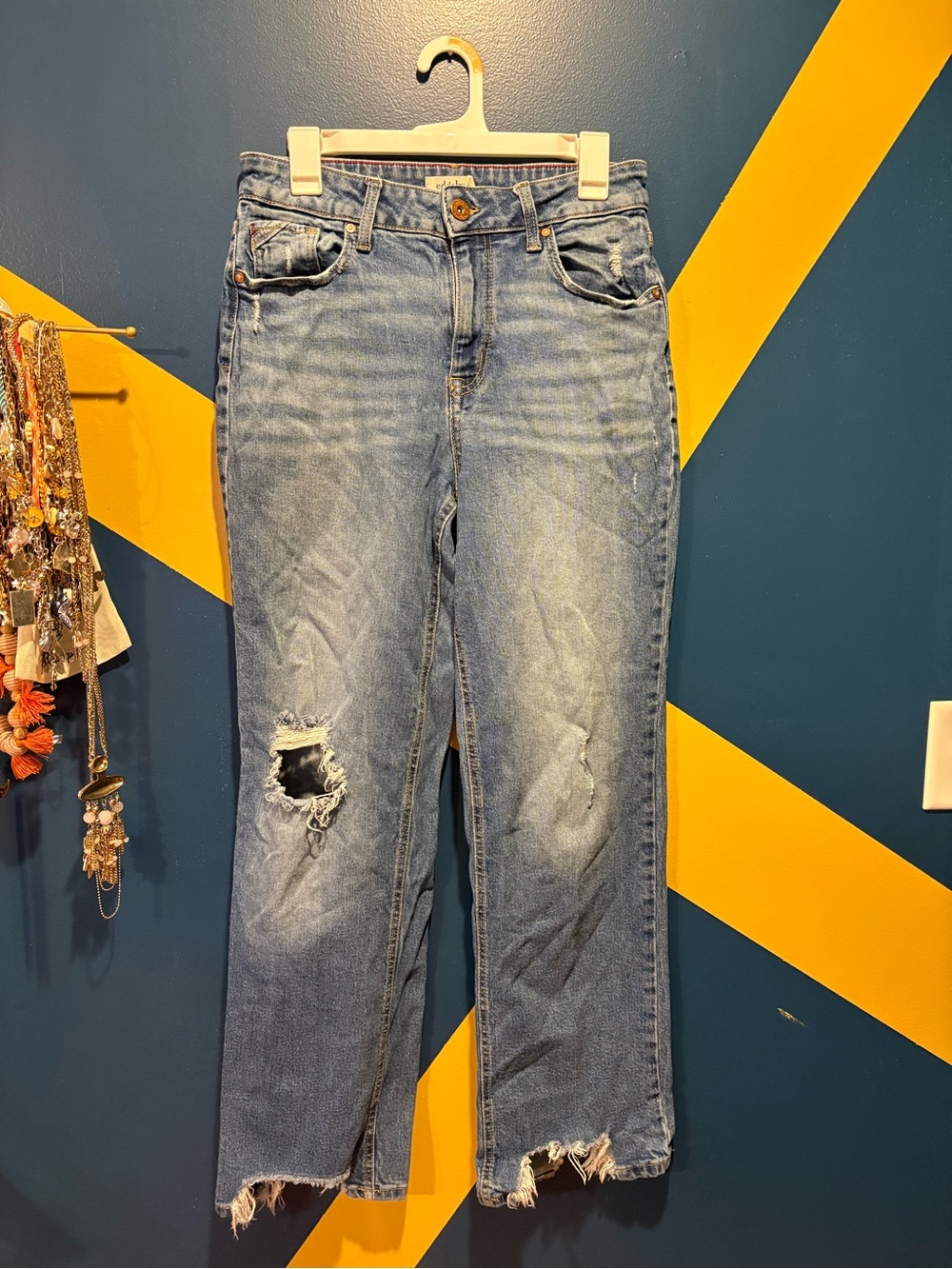 Edgely Medium Wash Distressed High Rise Straight Leg Jeans EUC